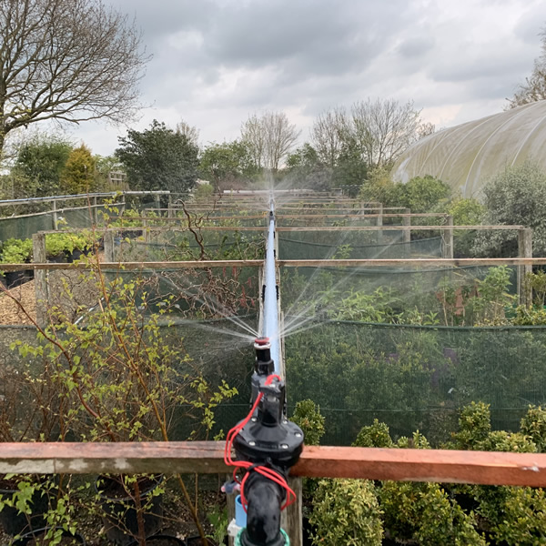 me_irrigation_garden_centre_watering